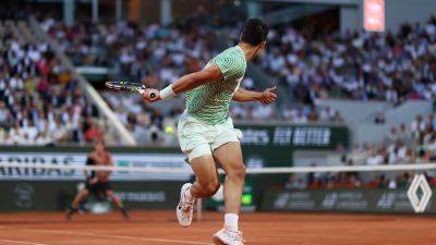 French Open: Carlos Alcaraz demolition was 'borderline embarrassing' for Stefanos Tsitsipas, says Tim Henman