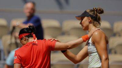 Roland Garros - Beatriz Haddad-Maia - Jabeur's Grand Slam dream in tatters after loss to Brazil's Haddad Maia - channelnewsasia.com - France - Brazil - Tunisia
