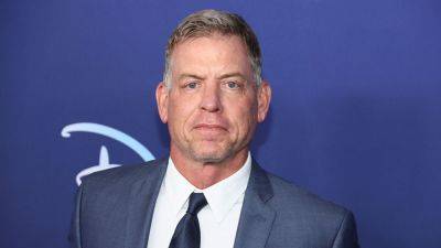 Troy Aikman’s marriage seemingly over as new fling shares photo kissing him