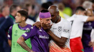 Jarrod Bowen - West Ham condemn fan behaviour after Fiorentina's Biraghi hit by object - channelnewsasia.com - Czech Republic -  Prague