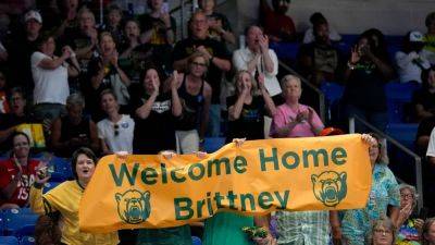Brittney Griner reunites with Baylor in return to home state - ESPN