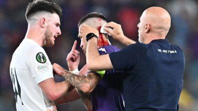 Jarrod Bowen - West Ham United - Fiorentina - Watch: Fiorentina Captain Cristiano Biraghi Left Bloodied From Objects Thrown By West Ham Fans - sports.ndtv.com - Italy -  Prague