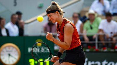 Unseeded Karolina Muchova stuns Aryna Sabalenka to reach French Open final