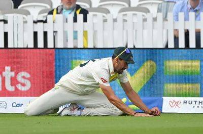 Pat Cummins - Cameron Green - Mitchell Starc - WATCH | 'Disgrace': Starc's controversial grassy grab lights up another fascinating Ashes day - news24.com - Australia - India