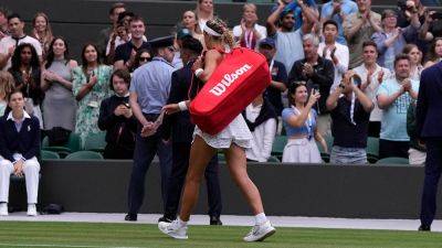 Wimbledon fans boo Belarusian Victoria Azarenka after no handshake with Ukrainian Elina Svitolina