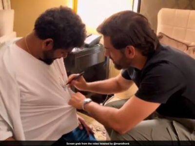 Watch: Director Vignesh Shivan's Reaction After Getting MS Dhoni's Autograph Is All Of Us