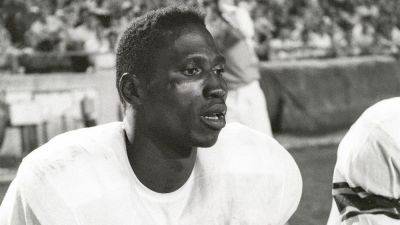 CR Roberts, who helped lead USC to beat segregated Texas in 1956 passes away at age 87