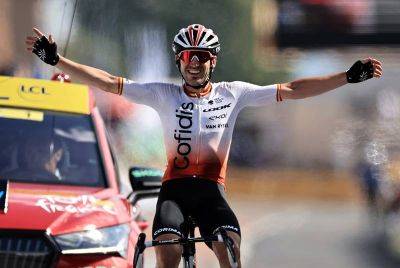 Tadej Pogacar - Team Emirates - Jonas Vingegaard - Ion Izagirre seals rare win as Vingegaard retains Tour de France lead - thenationalnews.com - France - Uae