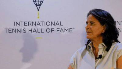 Former Wimbledon champion Martinez calls for more female coaches