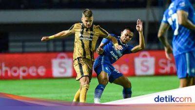 Persib Vs Dewa United: Heboh Tekel Horor Asep Berlian ke Rachmat Irianto