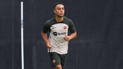 Sergiño Dest: I Want to stay and prove myself at Barcelona - ESPN