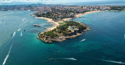 The stunning Spanish beach you can fly to from Manchester Airport for £20 - manchestereveningnews.co.uk - Britain - Spain - county Island - county Plymouth