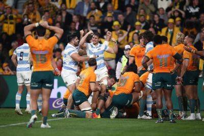 Last-minute try seals historic victory for Argentina over Wallabies