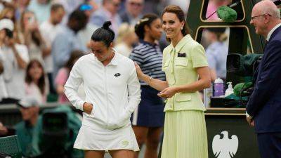 Princess Kate comforts Ons Jabeur following Wimbledon women's final loss
