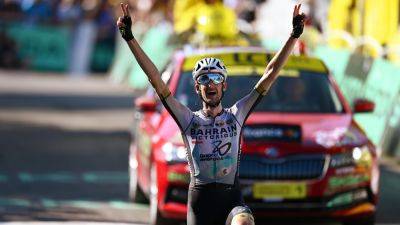 Wout Poels wins maiden Grand Tour stage as Jonas Vingegaard fends off Tadej Pogacar to maintain GC lead