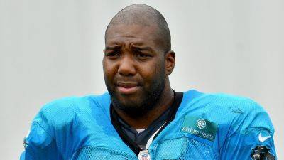 Carolina Panthers - Super Bowl champ Russell Okung shares massive weight loss amid latest water fast - foxnews.com - Los Angeles - state North Carolina - county Grant