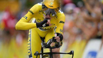 Tadej Pogacar - Wout Van-Aert - Jonas Vingegaard - Vingegaard pulverises Pogacar in Tour de France time trial to boost lead - france24.com - France - Denmark - Uae - Slovenia