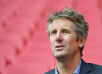 Former Man United and Ajax goalkeeper Edwin van der Sar out of intensive care