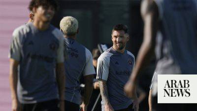Lionel Messi takes to the practice field for first time since signing with Inter Miami