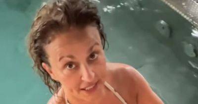 Loose Women's bikini-clad Nadia Sawalha flooded with praise for being 'real' as she asks husband to make her look 'sexy' - manchestereveningnews.co.uk - Instagram