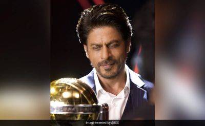 ICC Shares Picture Of Shah Rukh Khan With World Cup Trophy. Fans Can't Keep Calm