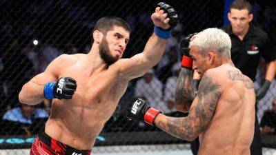 Islam Makhachev, Charles Oliveira to fight in UFC 294 main event - ESPN