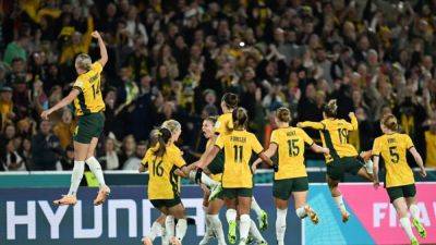 Sam Kerr - Hayley Raso - Steph Catley - Catley penalty gives Kerr-less Australia winning start - channelnewsasia.com - Australia - Ireland