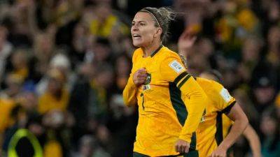 Australia overcomes late scratch of Kerr to beat Ireland at Women's World Cup