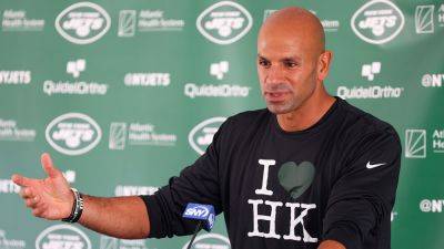Aaron Rodgers - Seth Wenig - Robert Saleh - Mike Stobe - Jets head coach reluctantly welcomes 'Hard Knocks' with sarcastic wardrobe selection - foxnews.com - New York - state New Jersey - county Park