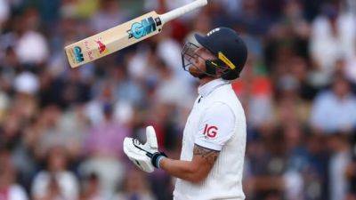 Stokes and Brook help England stretch lead over Australia