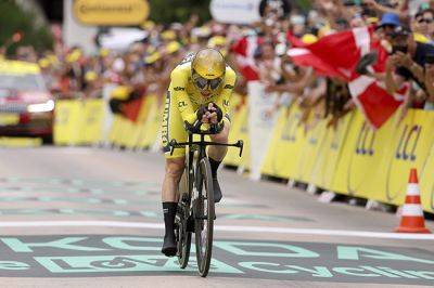 Vingegaard on track for Tour de France title after crushing Pogacar