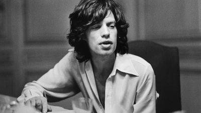 Star - Happy birthday Sir Mick! Photo exhibition celebrates 80 years of Jagger - euronews.com