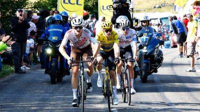 Tour de France teams throw jabs at each other over alleged beer drinking during off day