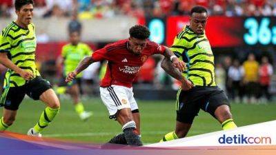 Jadon Sancho - Aaron Ramsdale - Pramusim Man United Vs Arsenal: Setan Merah Menang 2-0 - sport.detik.com