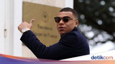 Kylian Mbappe - Nasser Al-Khelaifi - Les Parisiens - Paris Saint-Germain - Serikat Pesepakbola Prancis Kecam Perlakuan PSG ke Mbappe - sport.detik.com