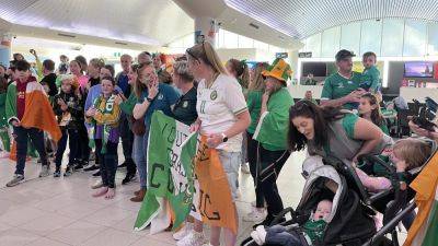 Louise Quinn - Vera Pauw - Girls in Green welcomed by hundreds in Perth ahead of Canada game - rte.ie - Australia - Canada - Ireland - Nigeria - county Green - county Walsh