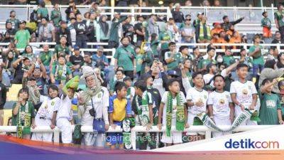 Persebaya Surabaya - Terobosan Persebaya: 'Tribune Keluarga' di Laga Kandang Bajul Ijo - sport.detik.com