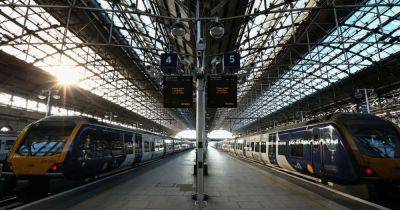 London Euston - LIVE: Rail lines blocked between Piccadilly and Stockport after reports of 'children on the line' - manchestereveningnews.co.uk - Britain