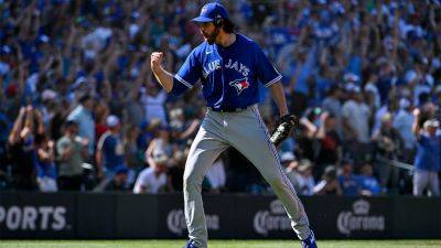 Blue Jays hang on to beat Mariners as closer Jordan Romano escapes ninth-inning jam