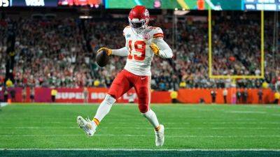 Source - Chiefs WR Kadarius Toney expected to be ready by Week 1 - ESPN