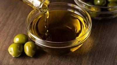 Consuming olive oil could reduce risk of dying from dementia by 28%, study suggests