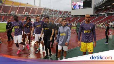 Antonio Conte - Daniel Levy - Cristian Romero - Tottenham Hotspur - Liga Inggris - Tottenham Kacau di Era Conte, Ruang Ganti Tak Harmonis - sport.detik.com