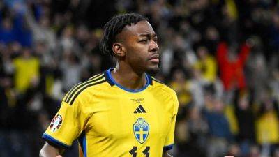 Forest sign Swedish forward Elanga from United