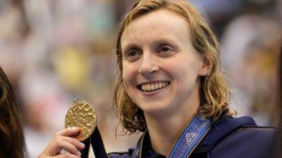 Katie Ledecky wins gold in 1,500m freestyle at World Aquatics Championships - ESPN
