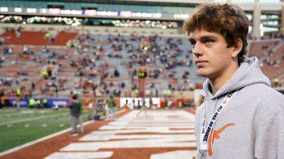 Texas QB Arch Manning inks first NIL deal as member of Longhorns - ESPN - espn.com - state Texas