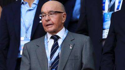 Spurs owner Lewis charged with insider trading in US