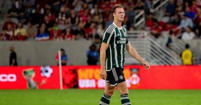 Former Manchester United teammate urges Erik ten Hag to extend Jonny Evans deal