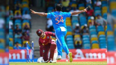 Rohit Sharma - Kyle Mayers - Shardul Thakur - Watch: 'Lord' Shardul Thakur Rattles Brandon King's Stumps As India Dominate West Indies - sports.ndtv.com - India - state Wisconsin - Barbados