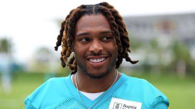 Jalen Ramsey - Mike Macdaniel - Star - Megan Briggs - Dolphins star Jalen Ramsey carted off practice field with apparent knee injury: report - foxnews.com - county Miami - county Hill - county Garden