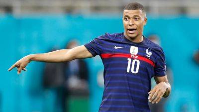 Kylian Mbappé trains alone while transfer saga continues - foxnews.com - France - Switzerland - Romania - Japan - Saudi Arabia